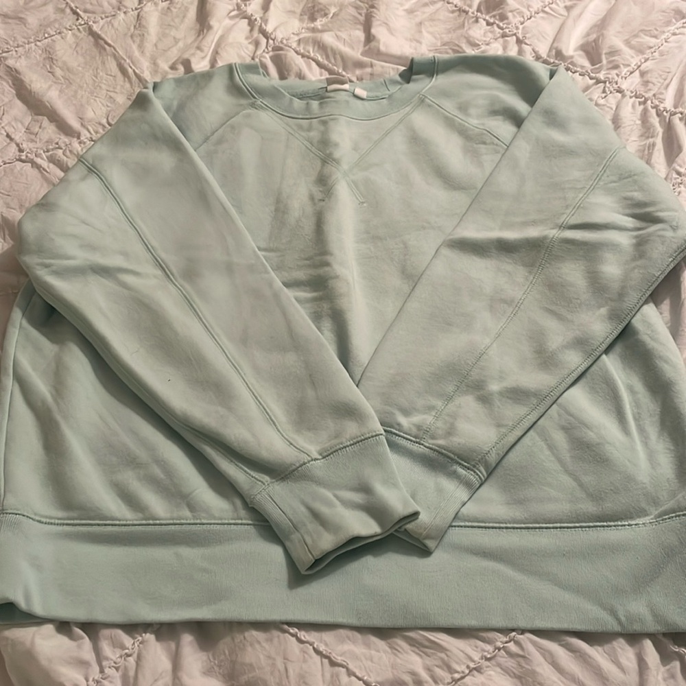 Gap crewneck sweatshirt